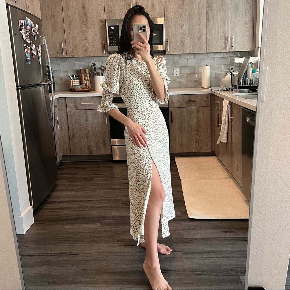 FOREVER21 Leaf Print Slit Midi Dress in Cream (S)